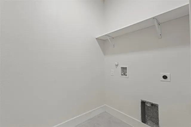 $2,400 | 4323 Fayetteville Avenue, Rowlett, TX 75089