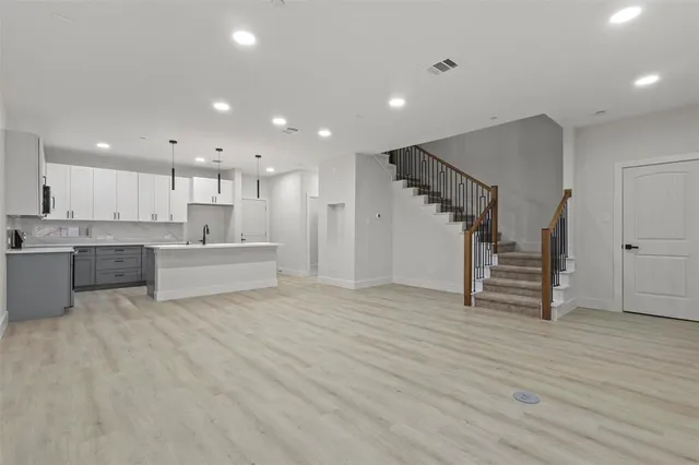 $2,400 | 4323 Fayetteville Avenue, Rowlett, TX 75089