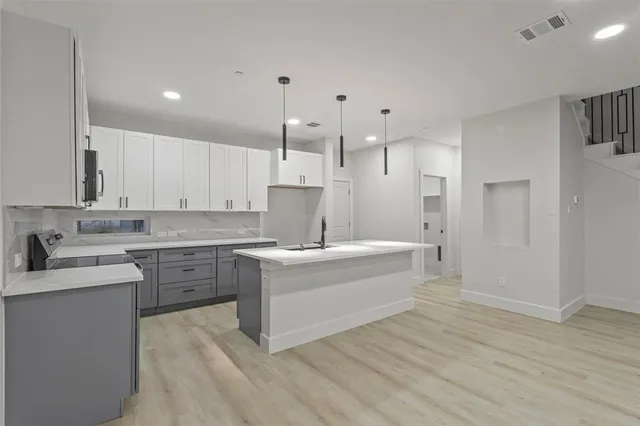 $2,400 | 4323 Fayetteville Avenue, Rowlett, TX 75089