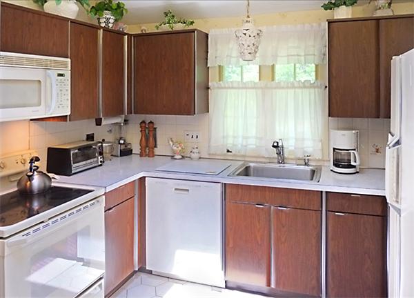 368 South Border Road Winchester, MA 01890 - Photo 7 of 16