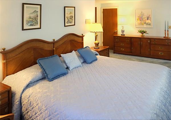 368 South Border Road Winchester, MA 01890 - Photo 9 of 16