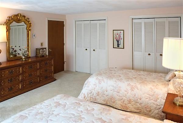368 South Border Road Winchester, MA 01890 - Photo 10 of 16