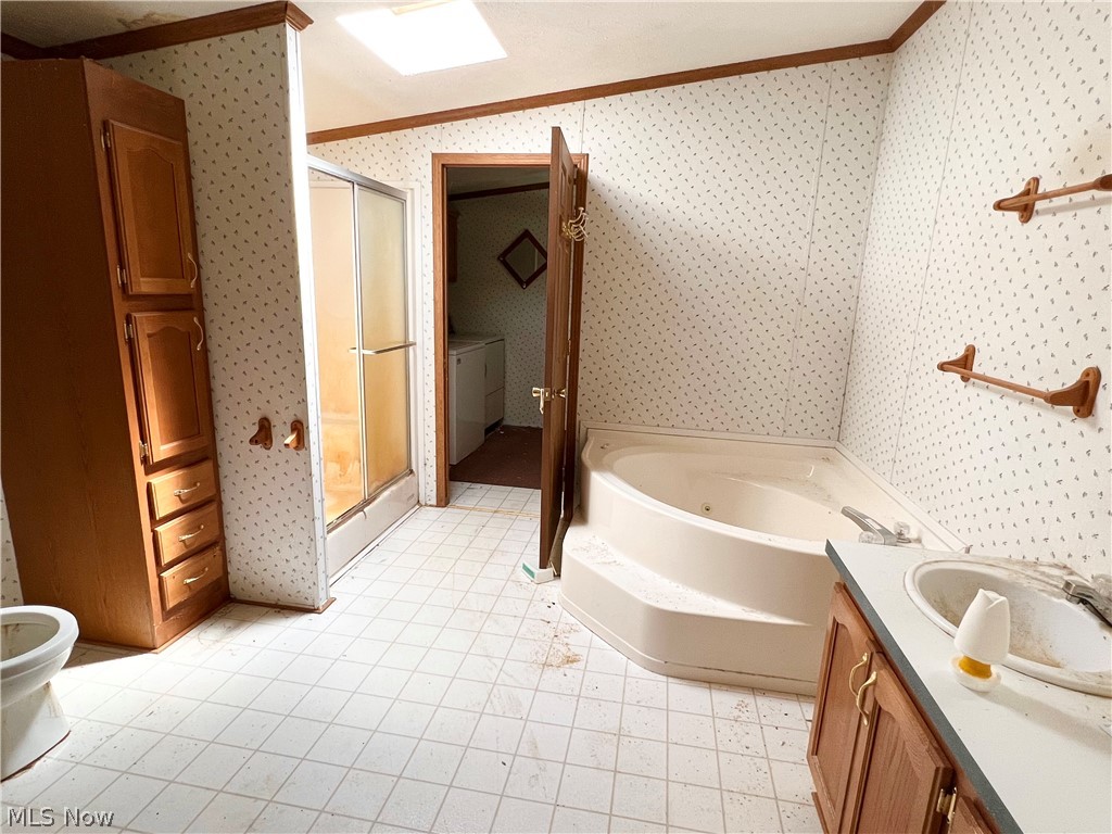 8800 Cook Road Salem, OH 44460 - Photo 20 of 22 Master bathroom