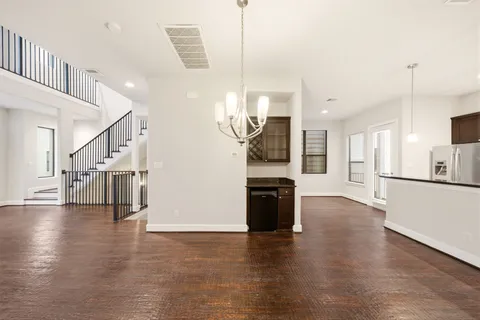$395,000 | 2706 Leeland Street, Houston, TX 77003
