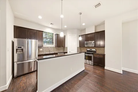 $395,000 | 2706 Leeland Street, Houston, TX 77003