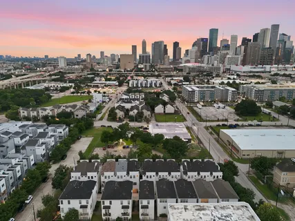 $395,000 | 2706 Leeland Street, Houston, TX 77003