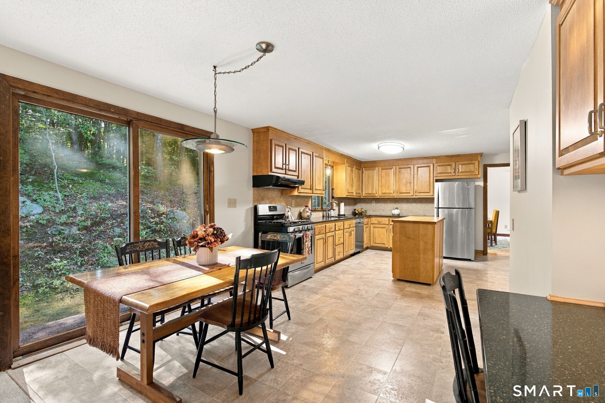 62 Wyneding Hill Road Manchester, CT 06040 - Photo 7 of 40 Gallery Image 7