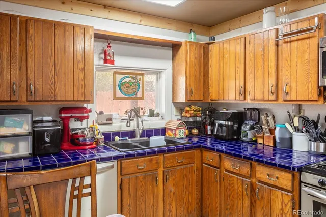 a view of walk in closet