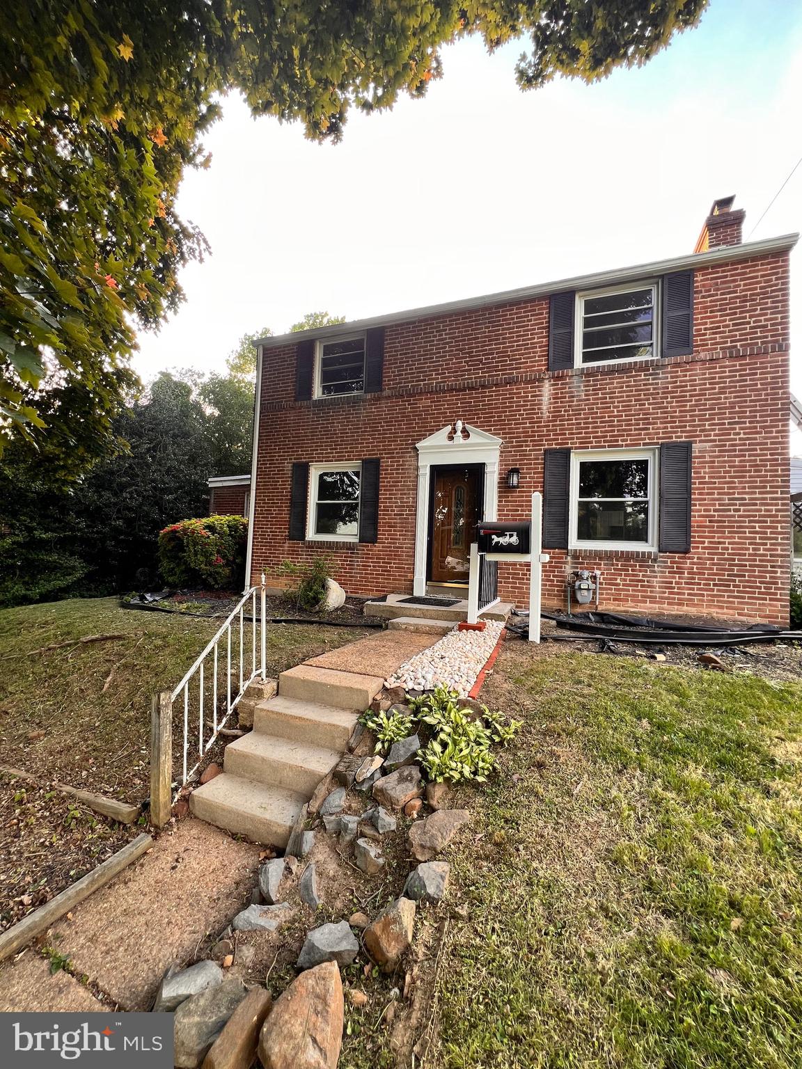 29 Beekman Road Wilmington, DE 19809 - Photo 3 of 45 Multiple entrances