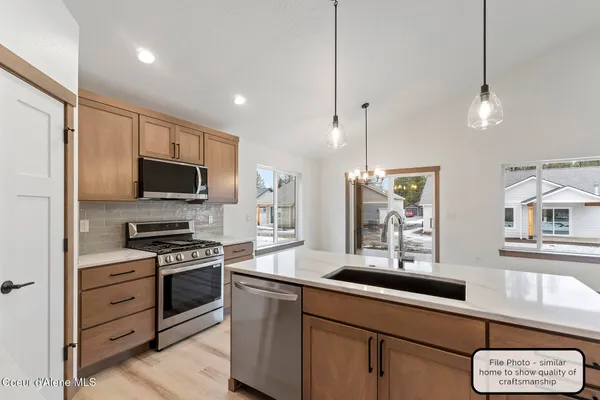 $529,900 | 2 East Valley Street South, Oldtown, ID 83822