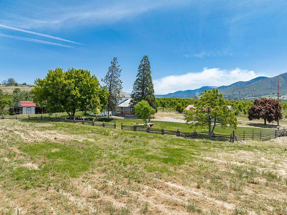 679 West Valley View Road Talent, OR 97540 - Photo 13 of 77 DJI_0146