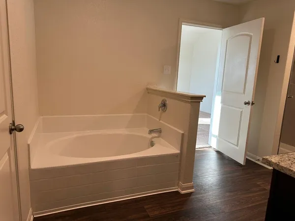 $1,850 | 225 Allington Circle, Jarrell, TX 76537