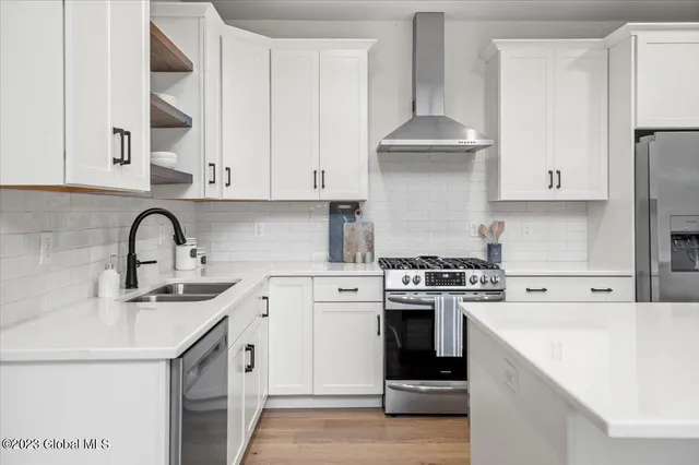 $699,000 | 30 Hill Crest Lane, Unit 11, Lake George, NY 12845