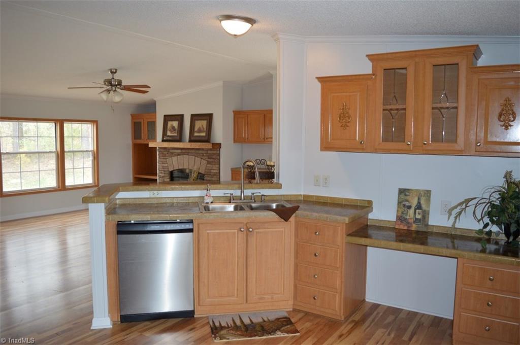 999 Rockingham Lake Road Reidsville, NC 27320 - Photo 11 of 30 Gallery Image 11