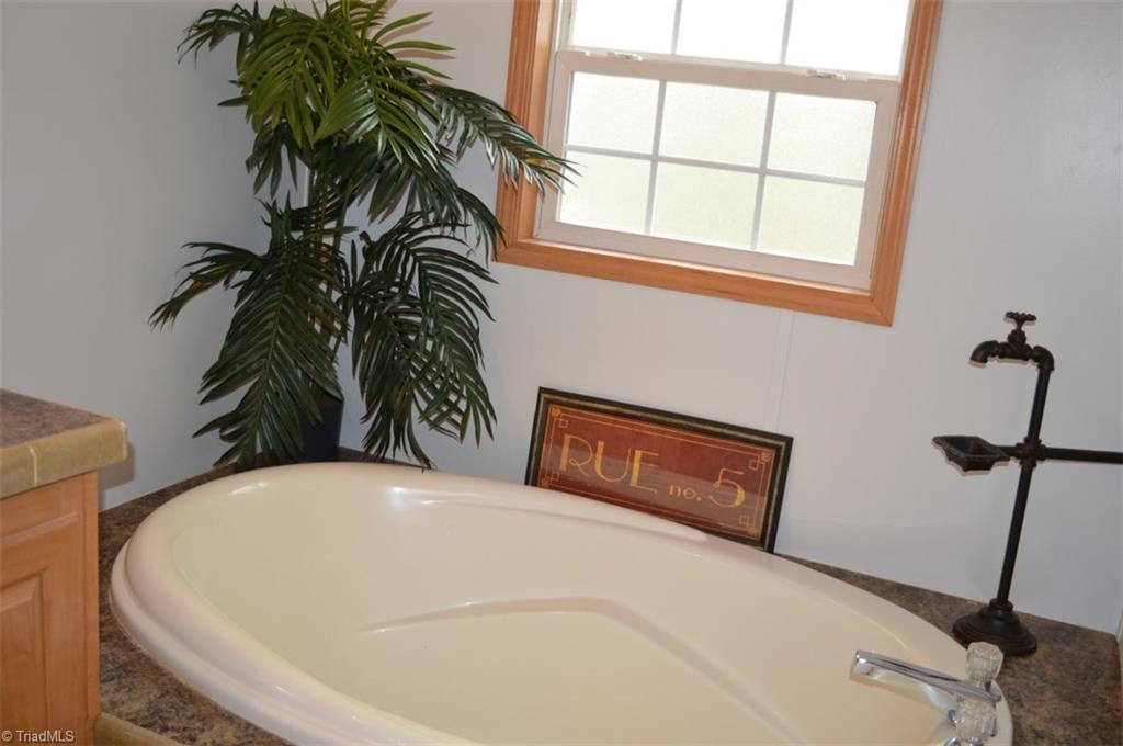 999 Rockingham Lake Road Reidsville, NC 27320 - Photo 24 of 30 Gallery Image 24