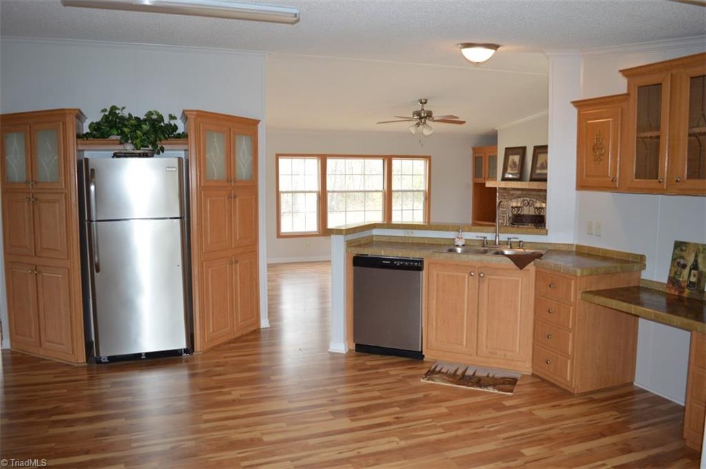 999 Rockingham Lake Road Reidsville, NC 27320 - Photo 10 of 30 Gallery Image 10