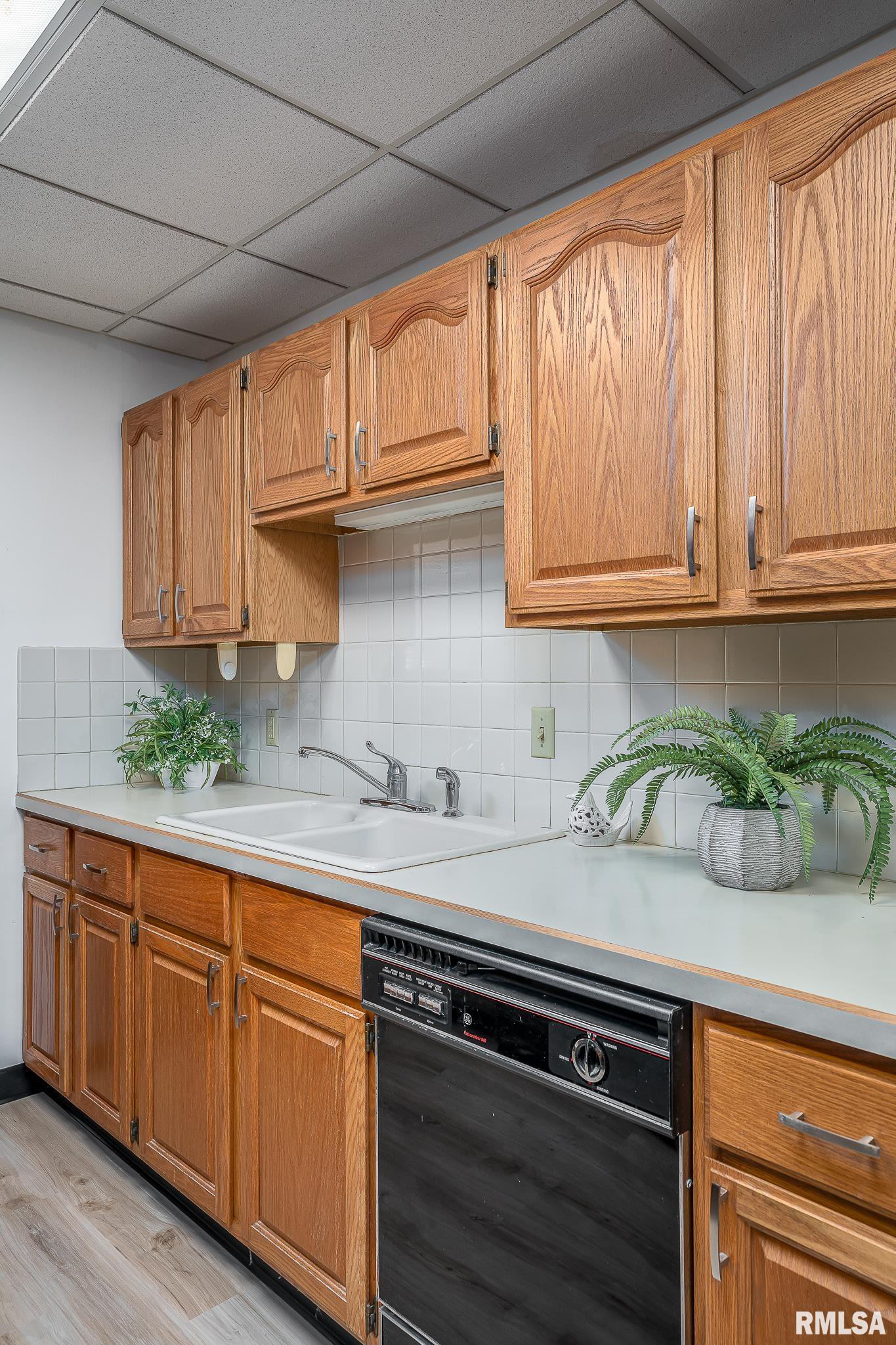 1104 Kimberly Road, Unit 202 Bettendorf, IA 52722 - Photo 8 of 22 Gallery Image 8