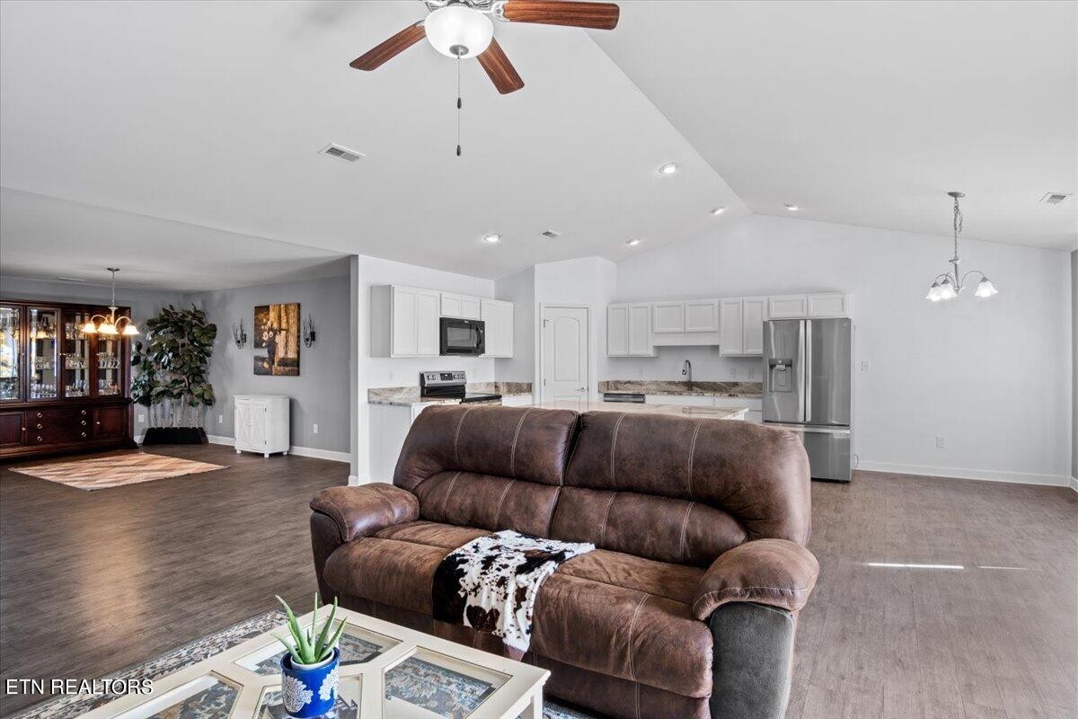 2095 Chestnut Hill Road Dandridge, TN 37725 - Photo 8 of 54 Gallery Image 8