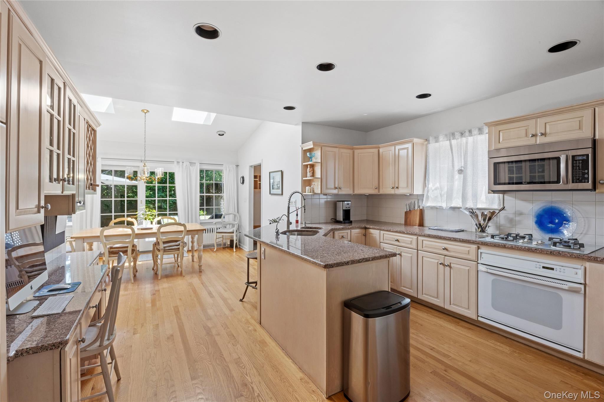 75 Bulson Road Rockville Centre, NY 11570 - Photo 10 of 41