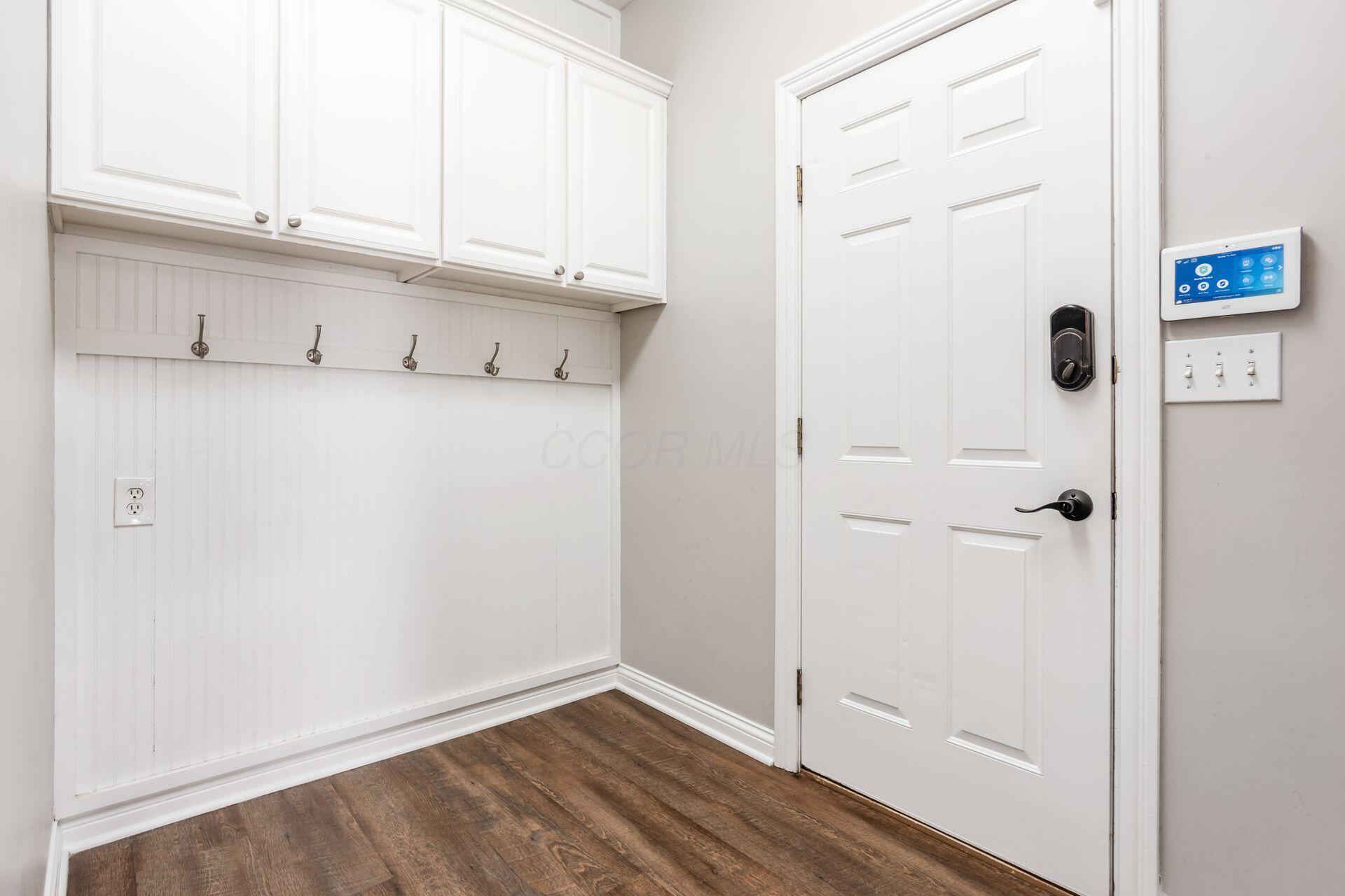 6861 Heverlo Road Sunbury, OH 43074 - Photo 27 of 104 Mud Room