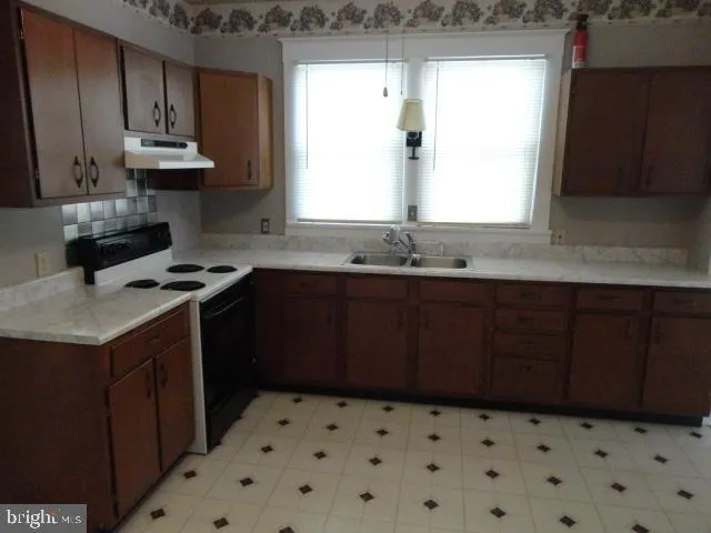 $2,000 | 411 Pelham Street, Fredericksburg, VA 22401