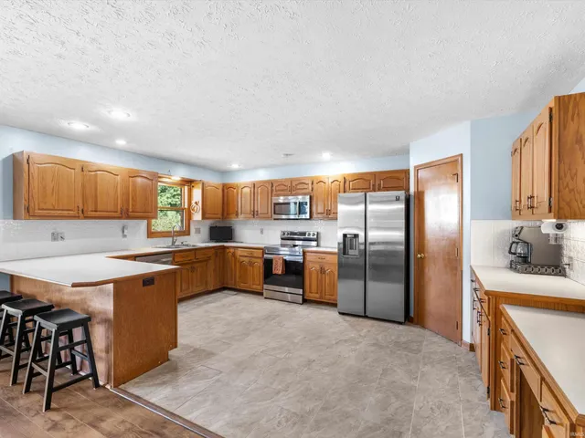 $359,999 | 10222 Brookcrest Drive, Evansville, IN 47711