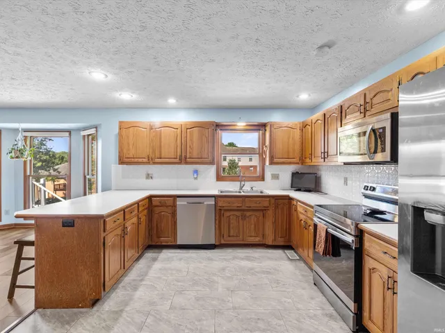 $359,999 | 10222 Brookcrest Drive, Evansville, IN 47711