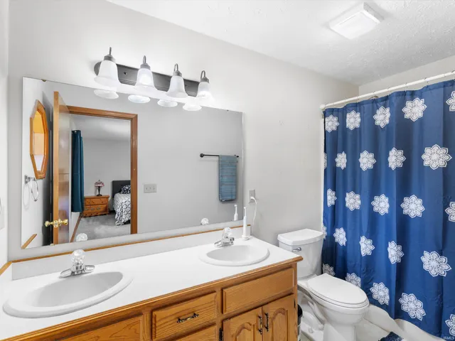 $359,999 | 10222 Brookcrest Drive, Evansville, IN 47711