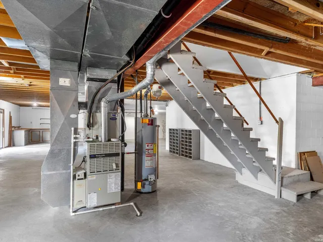 $359,999 | 10222 Brookcrest Drive, Evansville, IN 47711