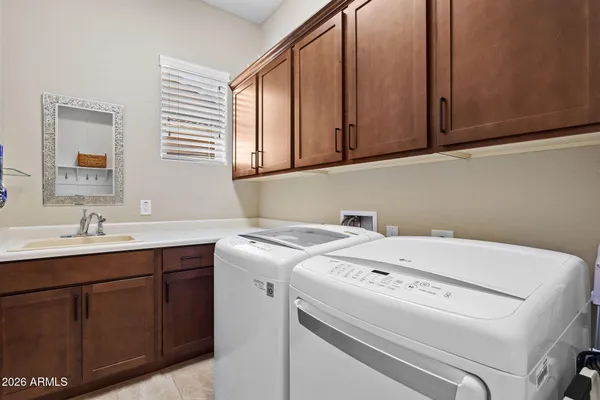 $1,139,000 | 5124 South Ponderosa Drive, Gilbert, AZ 85298