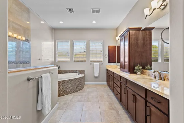 $1,139,000 | 5124 South Ponderosa Drive, Gilbert, AZ 85298