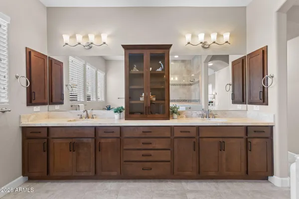 $1,139,000 | 5124 South Ponderosa Drive, Gilbert, AZ 85298