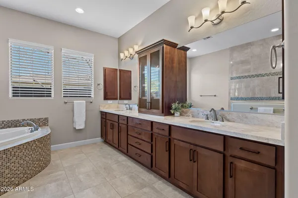 $1,139,000 | 5124 South Ponderosa Drive, Gilbert, AZ 85298