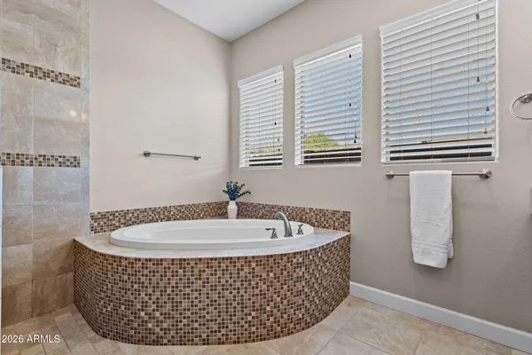 $1,139,000 | 5124 South Ponderosa Drive, Gilbert, AZ 85298