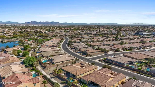 $1,139,000 | 5124 South Ponderosa Drive, Gilbert, AZ 85298