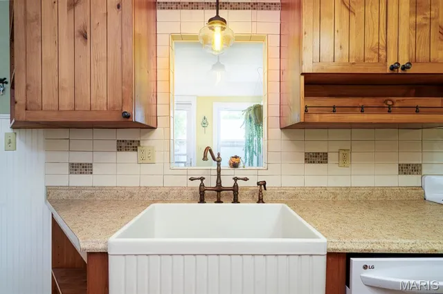 $254,700 | 202 Cartall Street, St. James, MO 65559