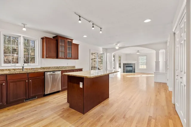 $649,900 | 901 Shaker Road, Westfield, MA 01085