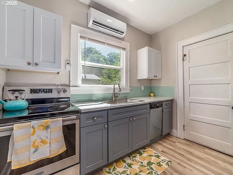 577 Madison Street Eugene, OR 97402 - Photo 3 of 9