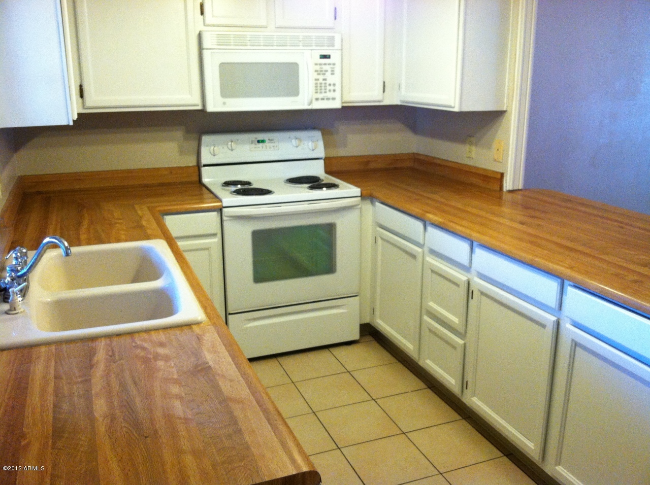 8111 West Wacker Road, Unit 31 Peoria, AZ 85381 - Photo 5 of 9 kitchen