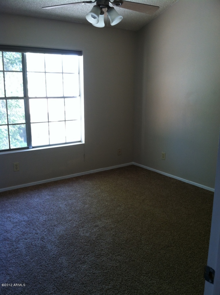 8111 West Wacker Road, Unit 31 Peoria, AZ 85381 - Photo 8 of 9 Master Bedroom