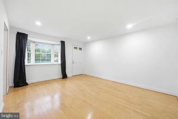 $215,000 | 1821 21st Street North, Unit 1, Arlington, VA 22209