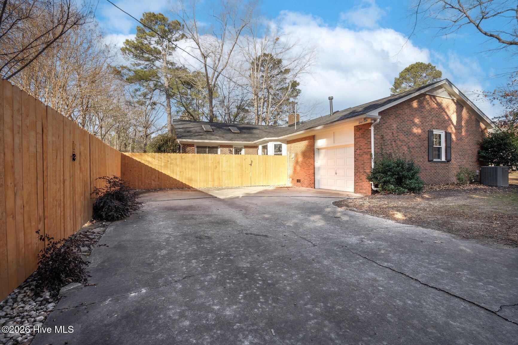 3701 Woodlawn Road Rocky Mount, NC 27804 - Photo 34 of 40 Lots of parking space