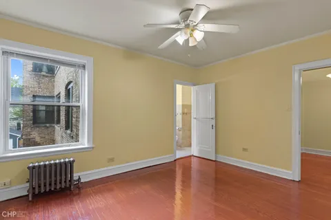 $2,820 | 6728 North Bosworth Avenue, Unit 1N, Chicago, IL 60626