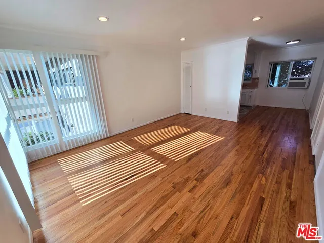 $2,345 | 1438 South Barrington Avenue, Unit 6, Los Angeles, CA 90025