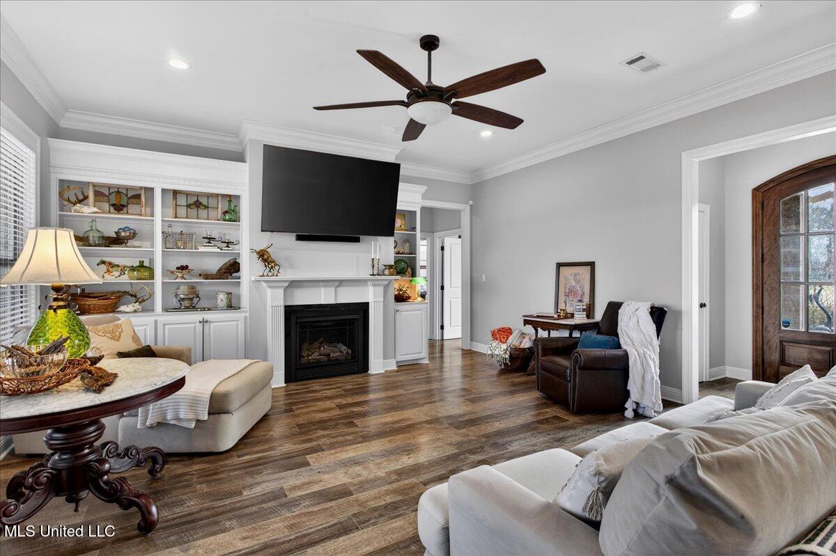 1010 Orleans Drive Summit, MS 39666 - Photo 8 of 38 08-HJ0A8653