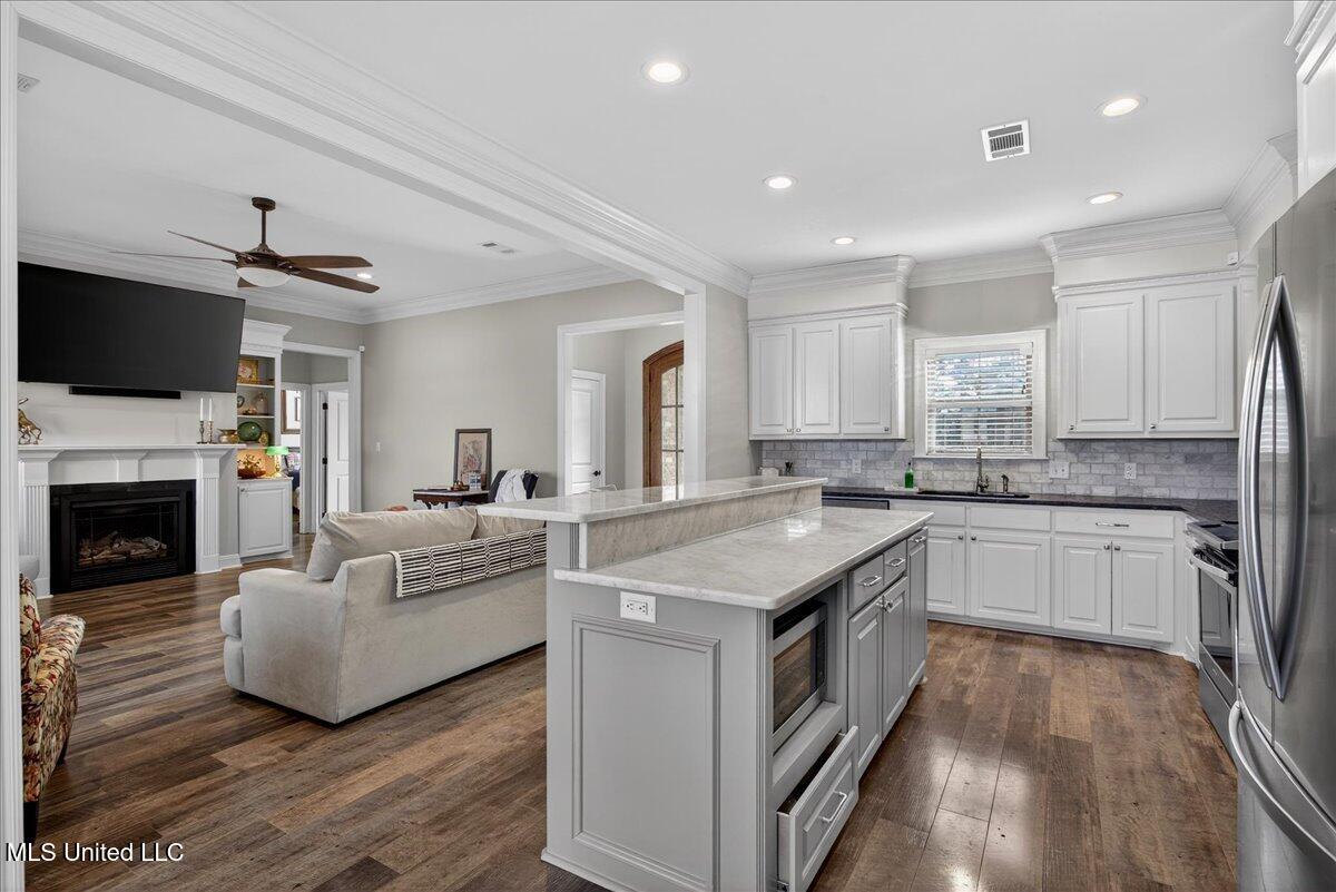 1010 Orleans Drive Summit, MS 39666 - Photo 9 of 38 09-HJ0A8668