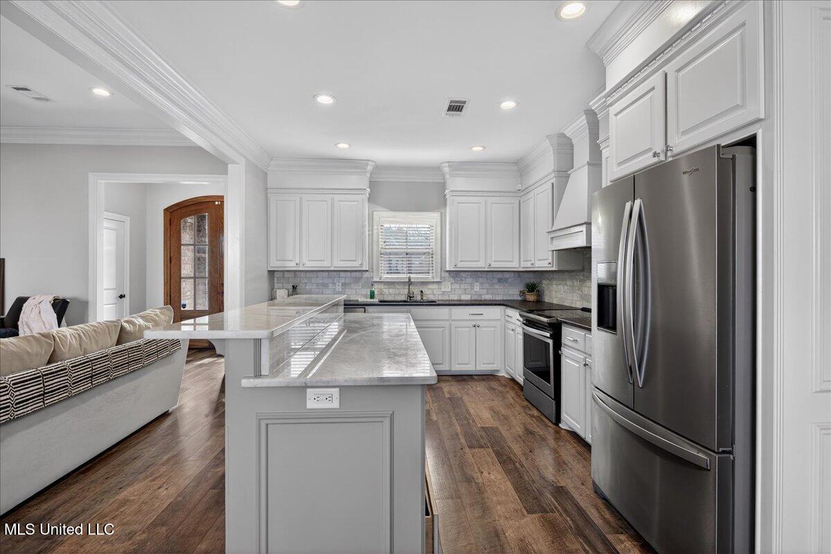 1010 Orleans Drive Summit, MS 39666 - Photo 10 of 38 10-HJ0A8665