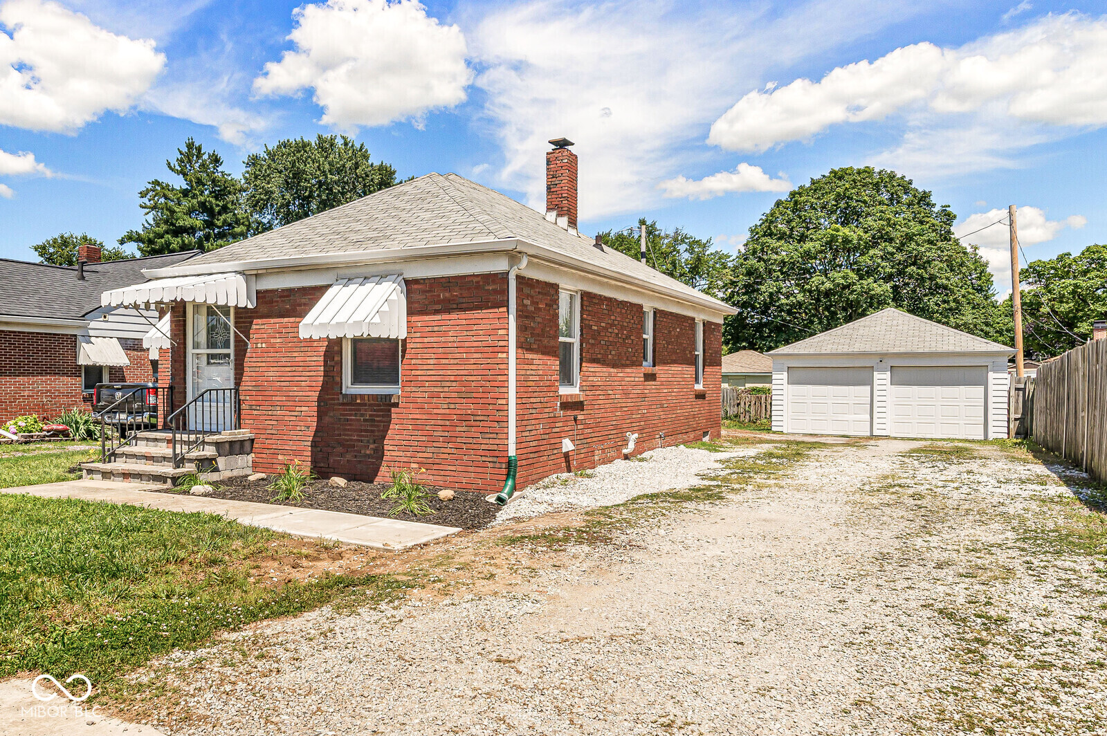 41 South Post Road Indianapolis, IN 46219 - Photo 2 of 25