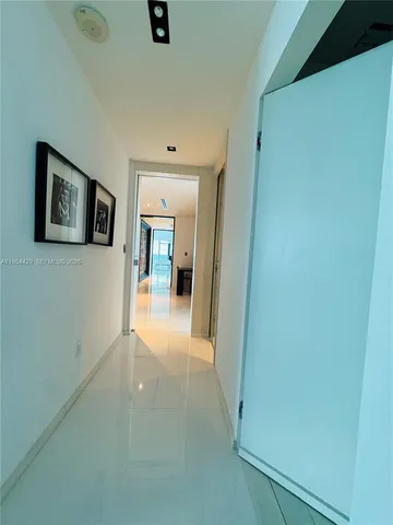 $4,100,000 | 900 Biscayne Boulevard, Unit 6207, Miami, FL 33132