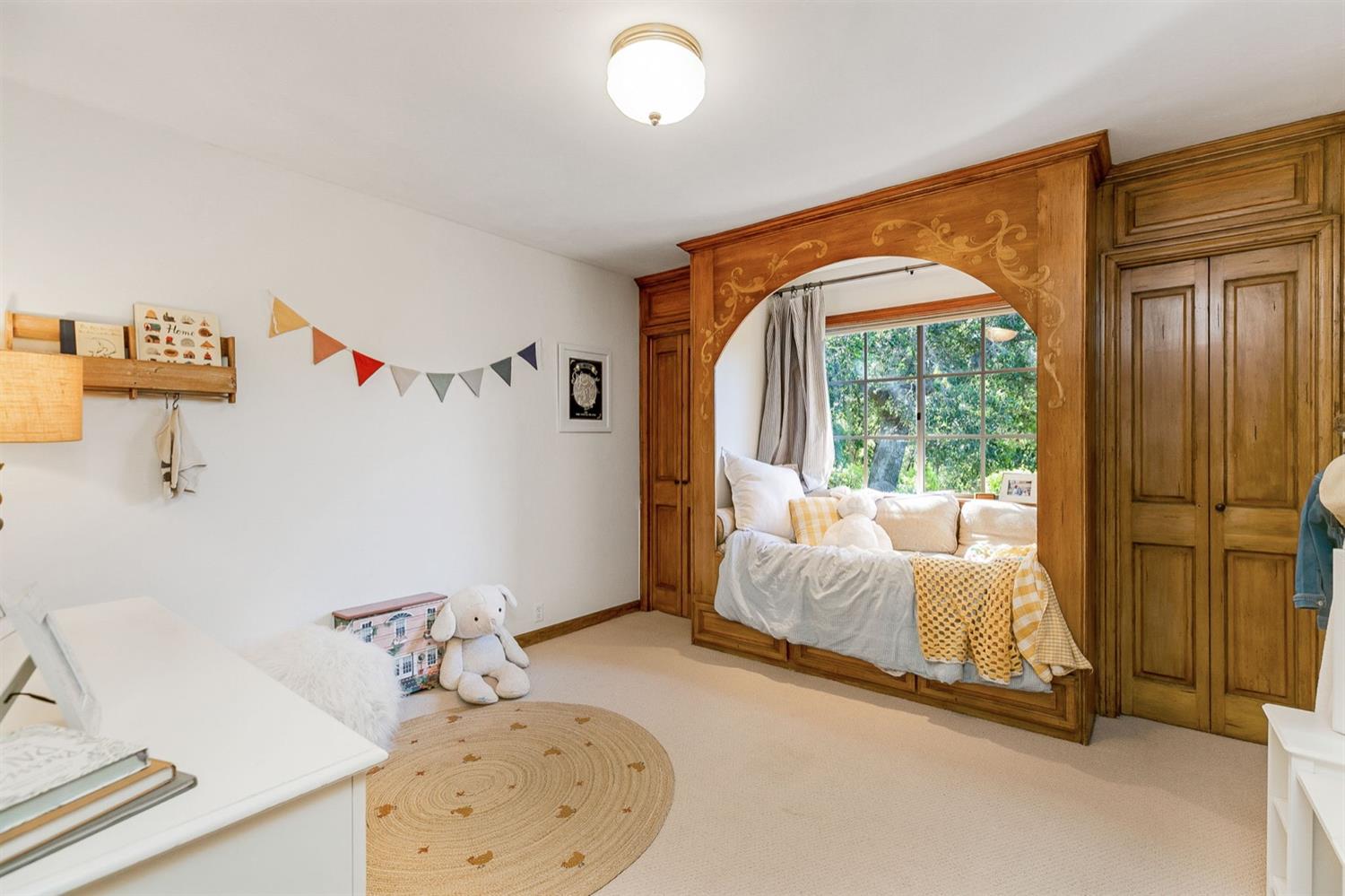 1712 Ladera Road Ojai, CA 93023 - Photo 20 of 47 a bed room with a bed and a window